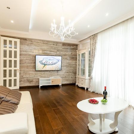 3Bd-2Bth Apartment In Tbilisi City Center エクステリア 写真