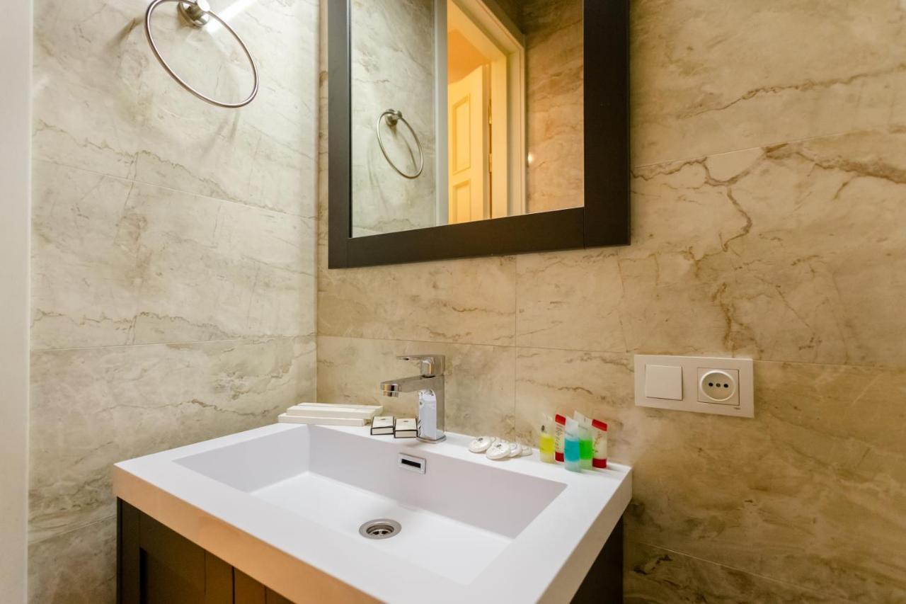 3Bd-2Bth Apartment In Tbilisi City Center エクステリア 写真