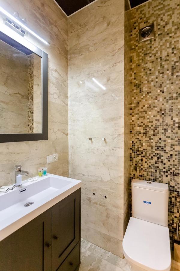 3Bd-2Bth Apartment In Tbilisi City Center エクステリア 写真