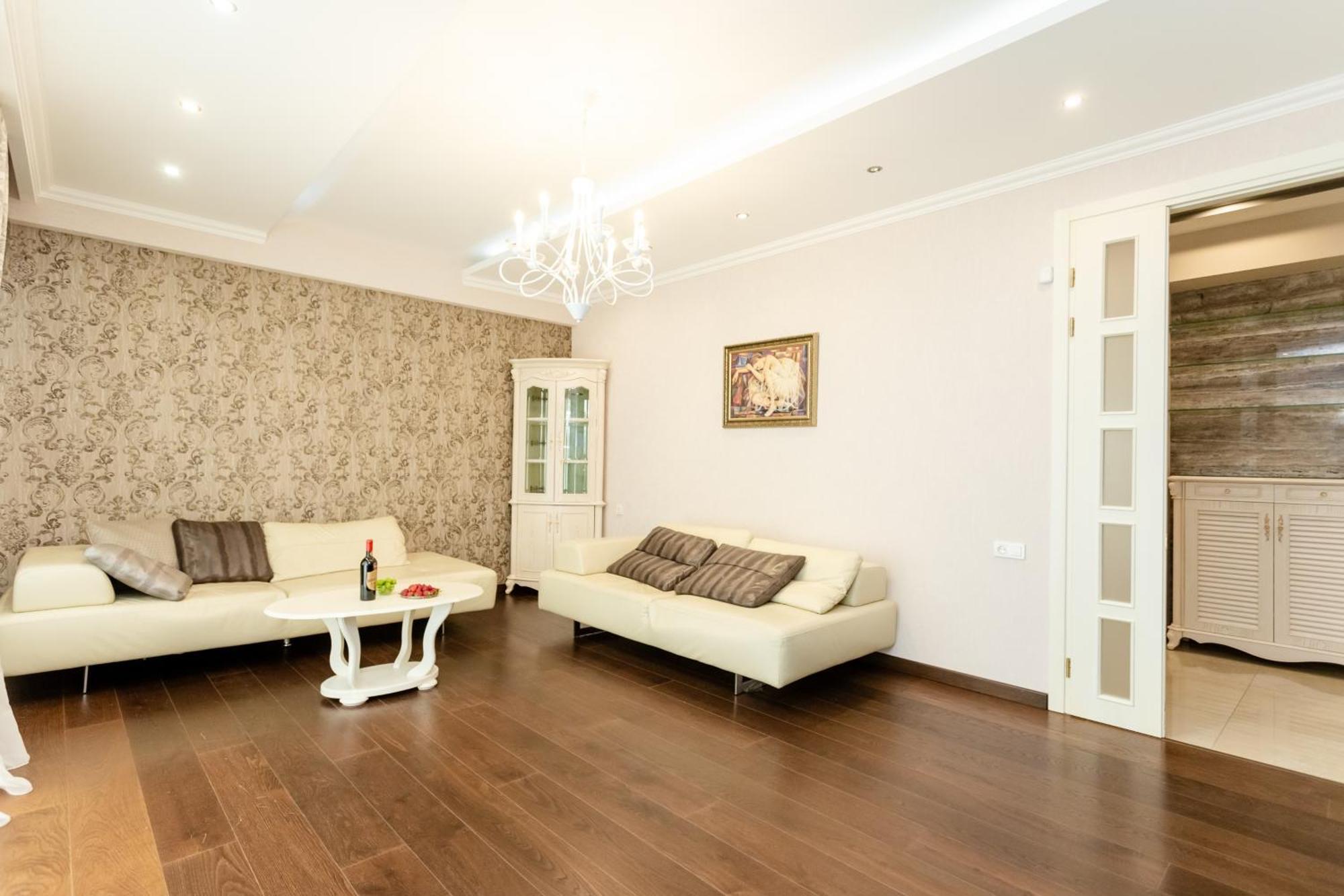 3Bd-2Bth Apartment In Tbilisi City Center エクステリア 写真